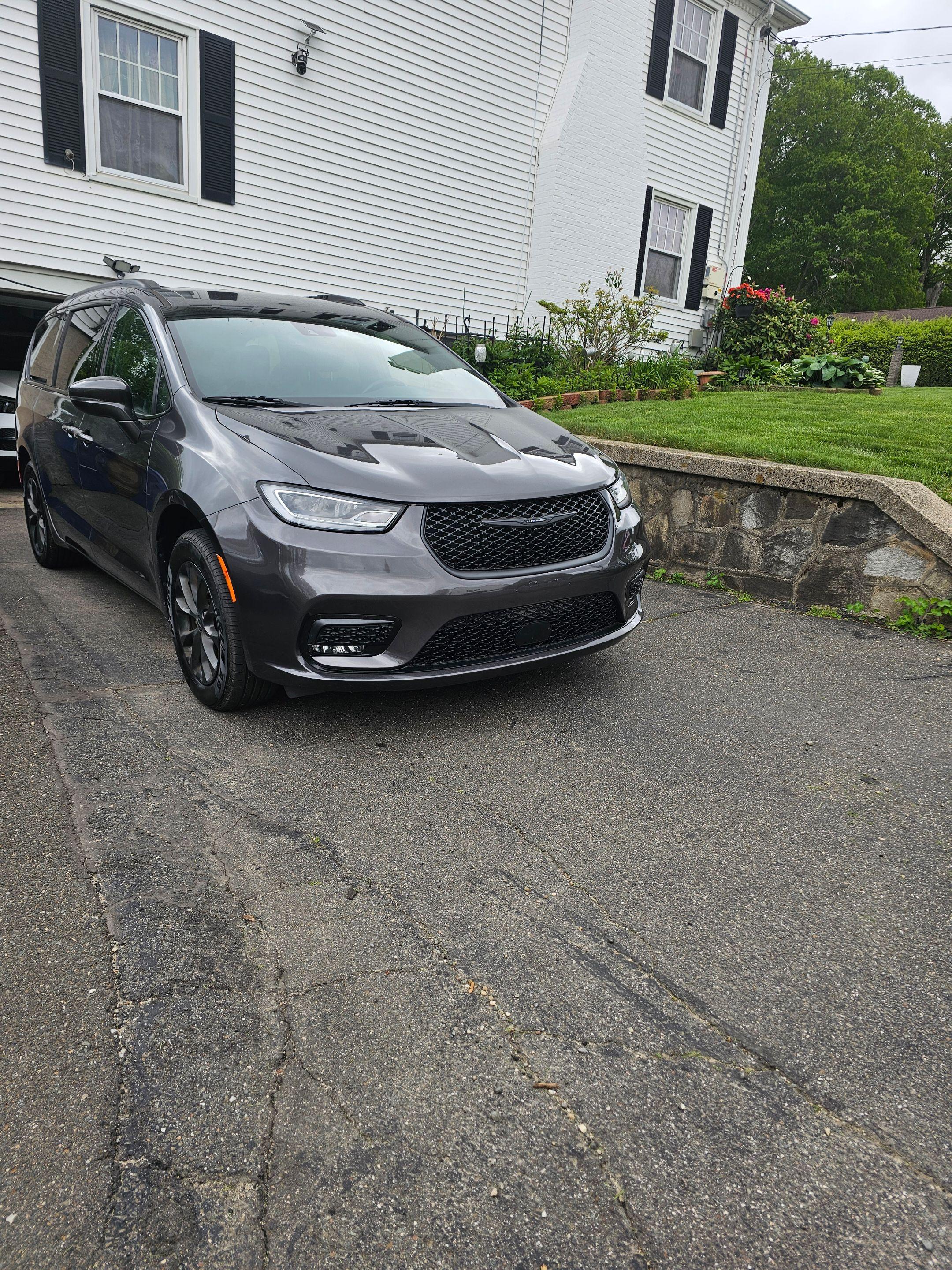 Chrysler Pacifica 2021 in Waterbury, CT
