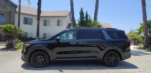 Kia Carnival Hybrid 2025