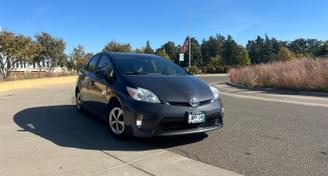 Toyota Prius 2014 — Car rental alternative in Saint Paul, MN