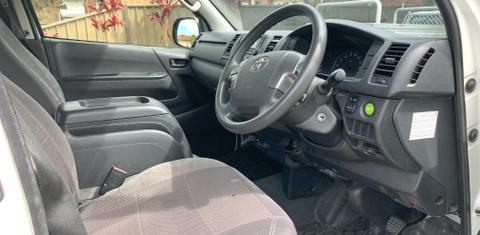 Toyota HIACE 2014