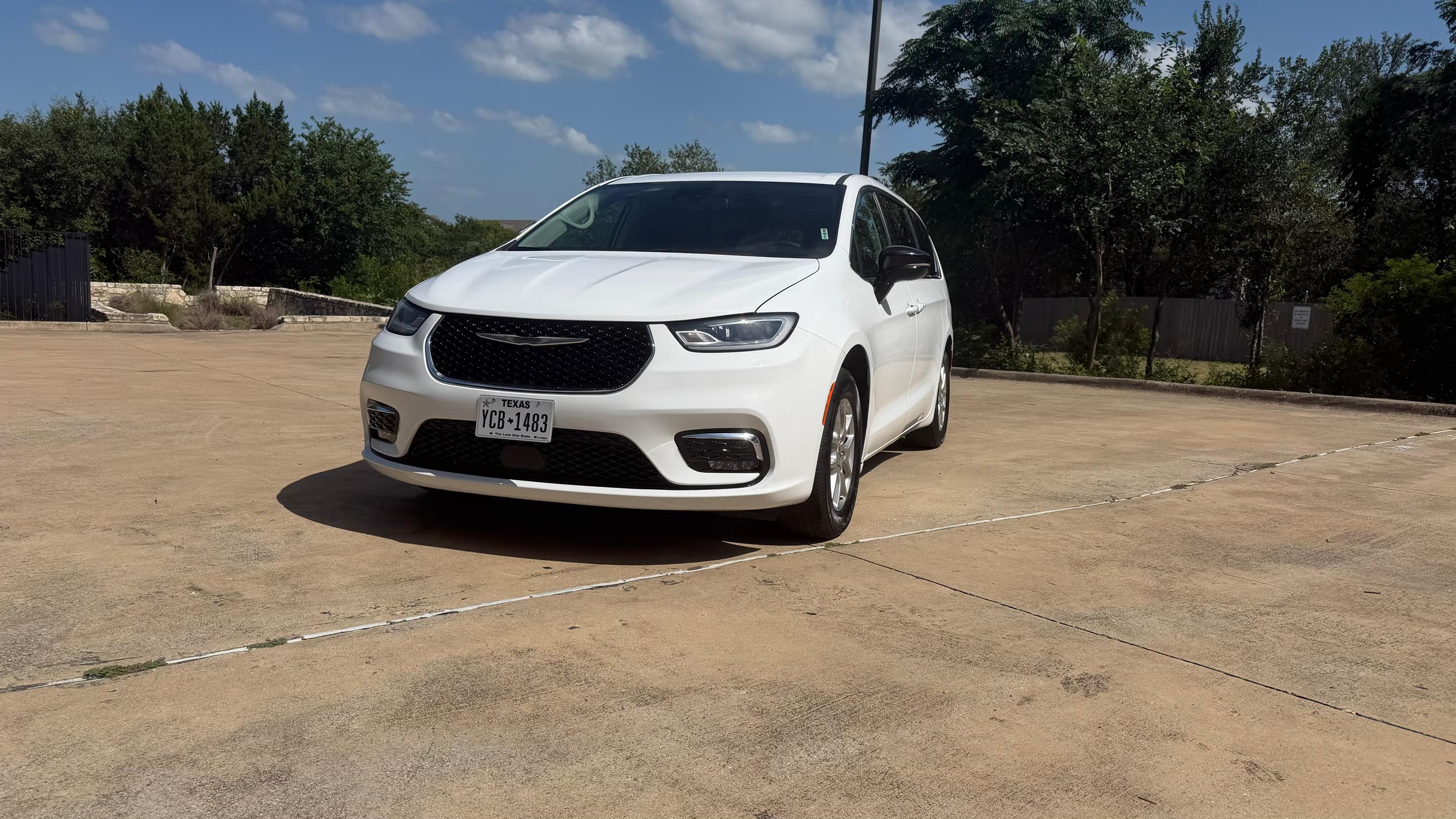 Chrysler Pacifica 2024 in Austin, TX