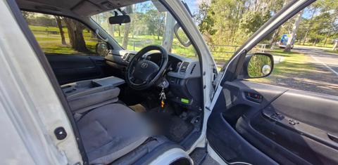 Toyota HIACE 2014