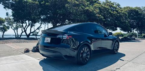 Tesla Model Y 2024