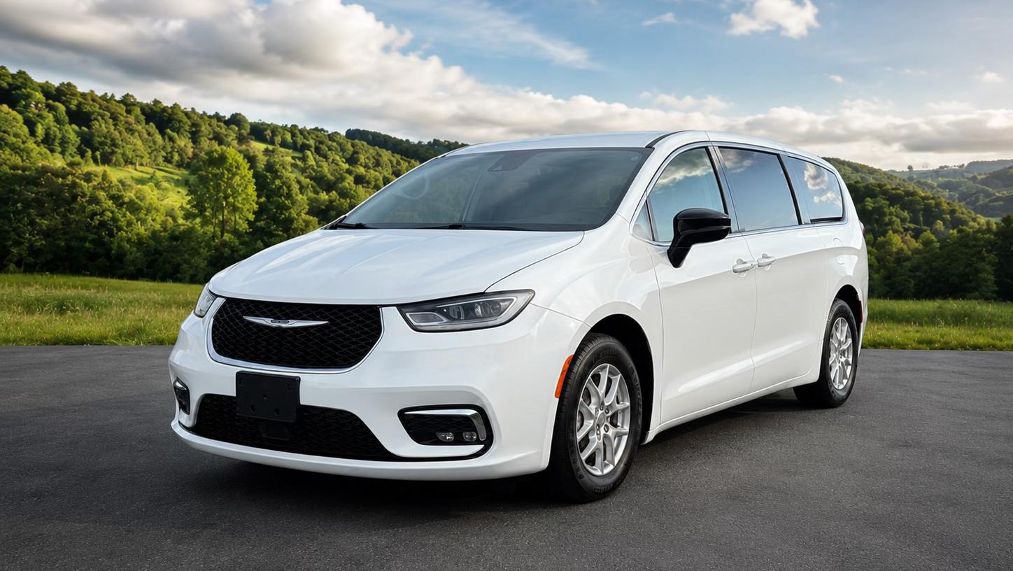Chrysler Pacifica 2024 in Hendersonville, NC