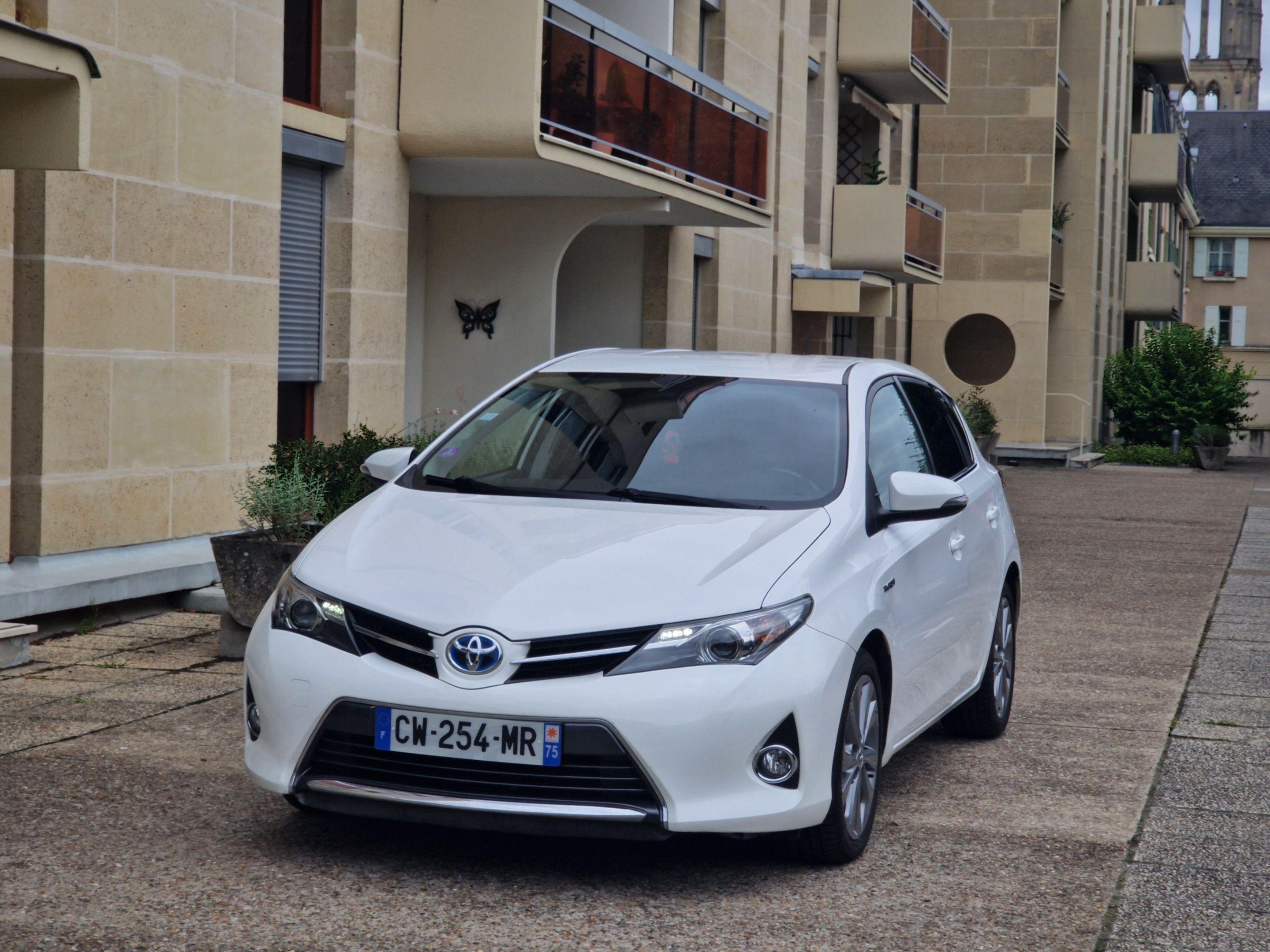 Toyota AURIS 2013 à Boissy-Saint-Léger