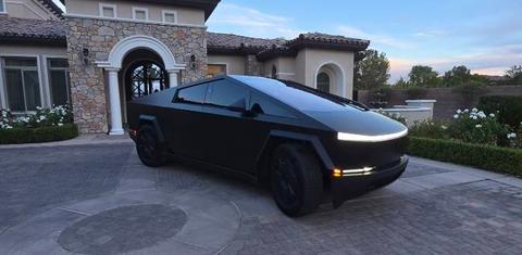 Tesla Cybertruck 2025
