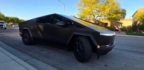 Tesla Cybertruck 2025