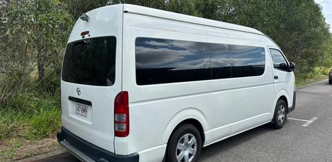 Toyota HIACE 2015