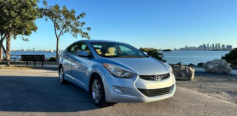 Hyundai Elantra 2012