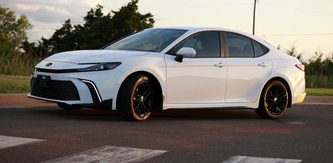 Toyota Camry Hybrid 2025