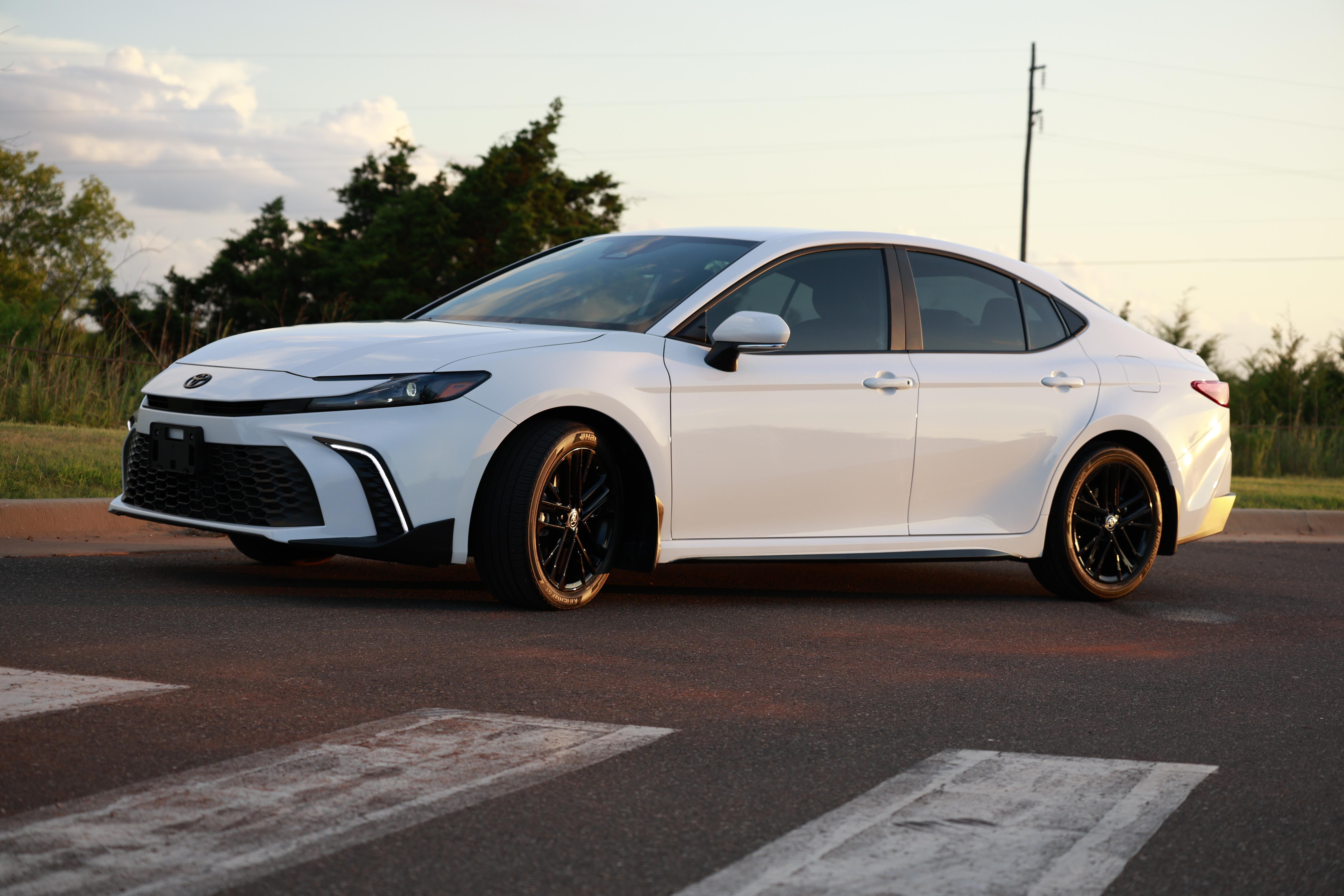 Toyota Camry Hybrid 2025 in Moore, OK