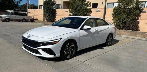 Hyundai Elantra Hybrid 2025