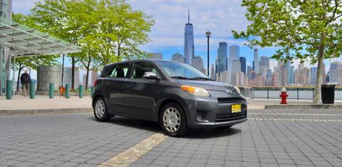 Scion xD 2012