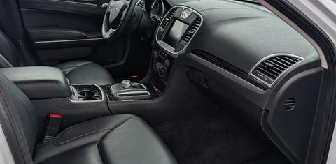 Chrysler 300 2016