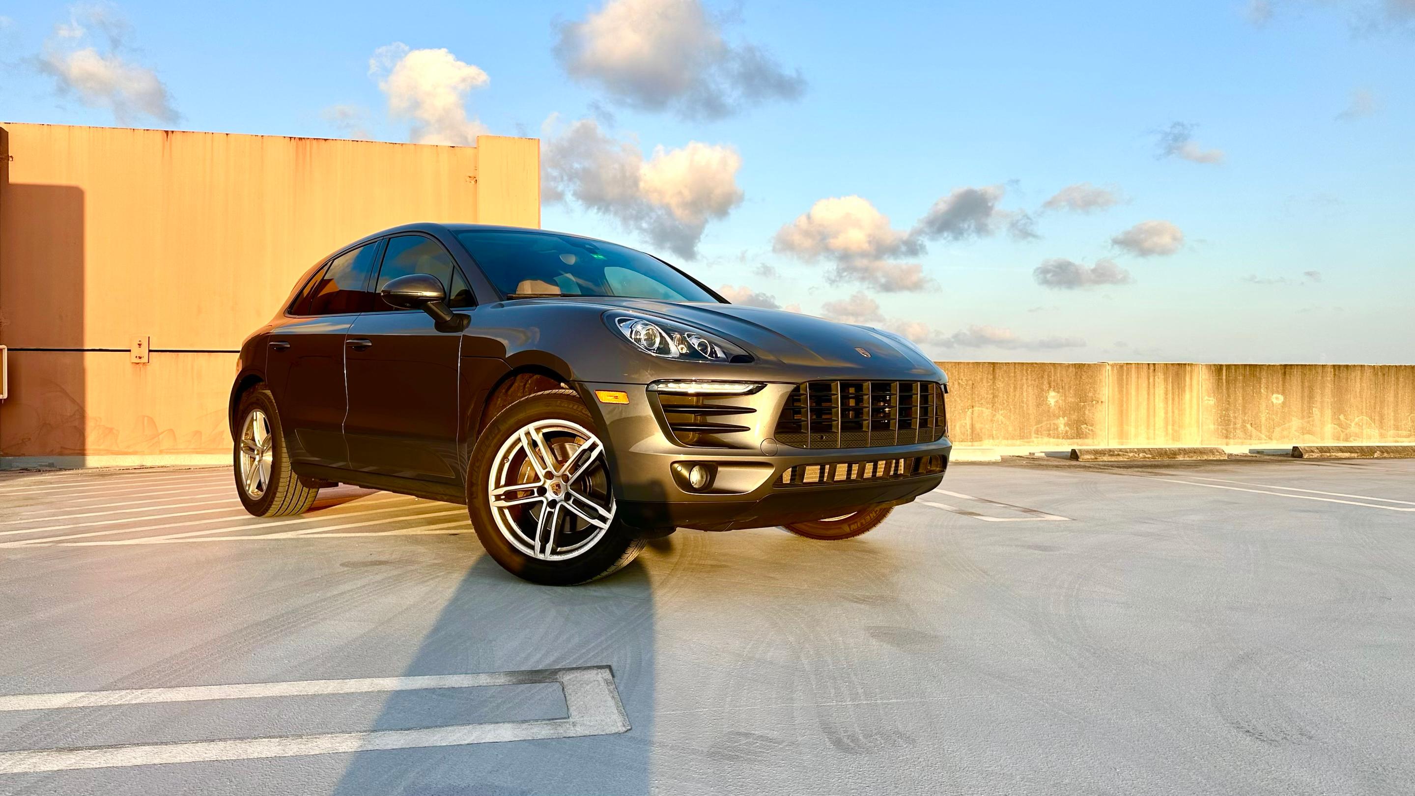 Porsche Macan 2018 in Hialeah, FL