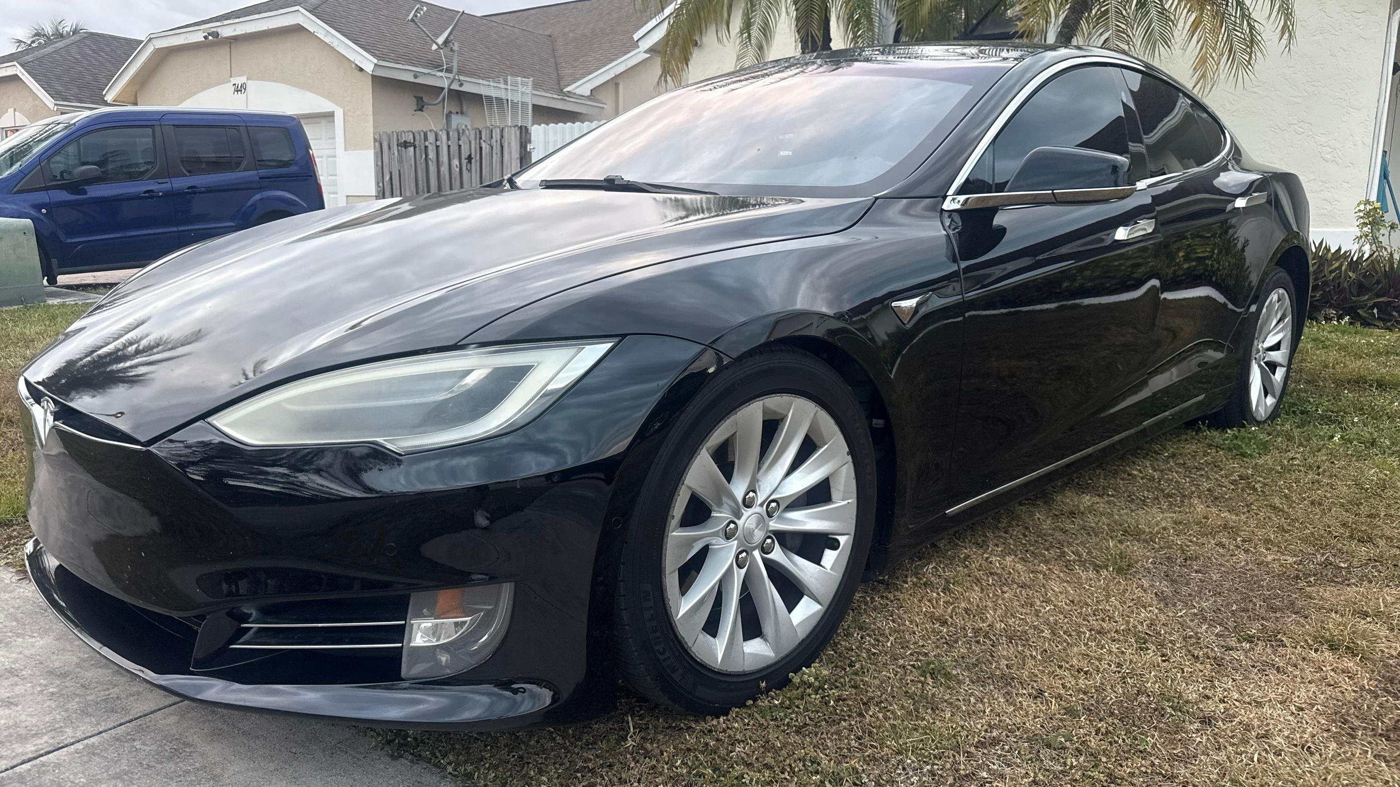 Tesla Model S 2017 in 