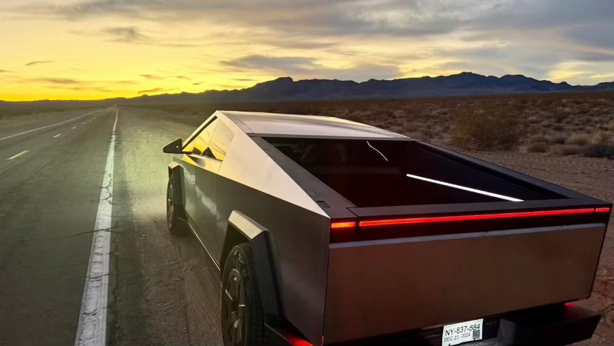 Tesla Cybertruck 2024 in Las Vegas, NV