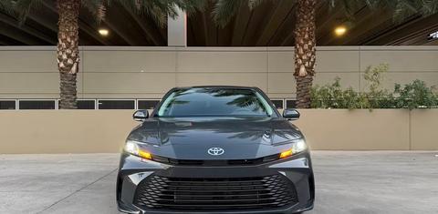 Toyota Camry Hybrid 2026