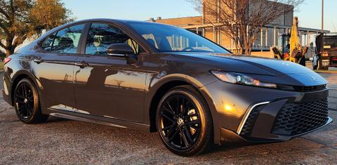 Toyota Camry Hybrid 2025