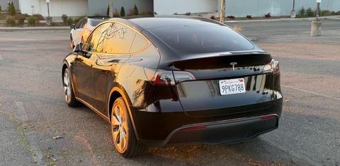 Tesla Model Y 2024