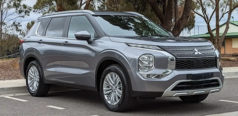Mitsubishi OUTLANDER 2023
