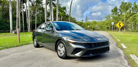 Hyundai Elantra 2024