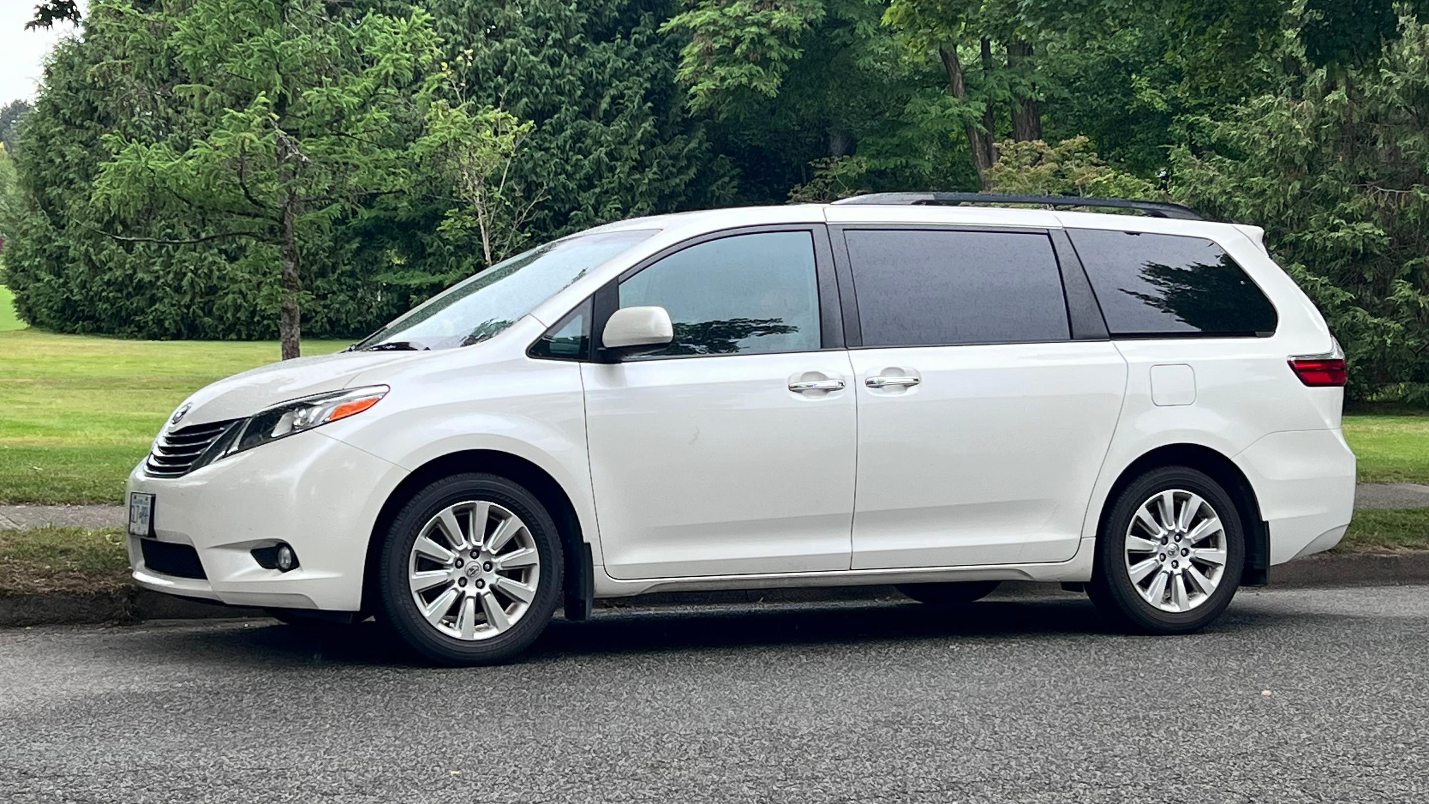 Toyota Sienna 2015 in Vancouver, BC