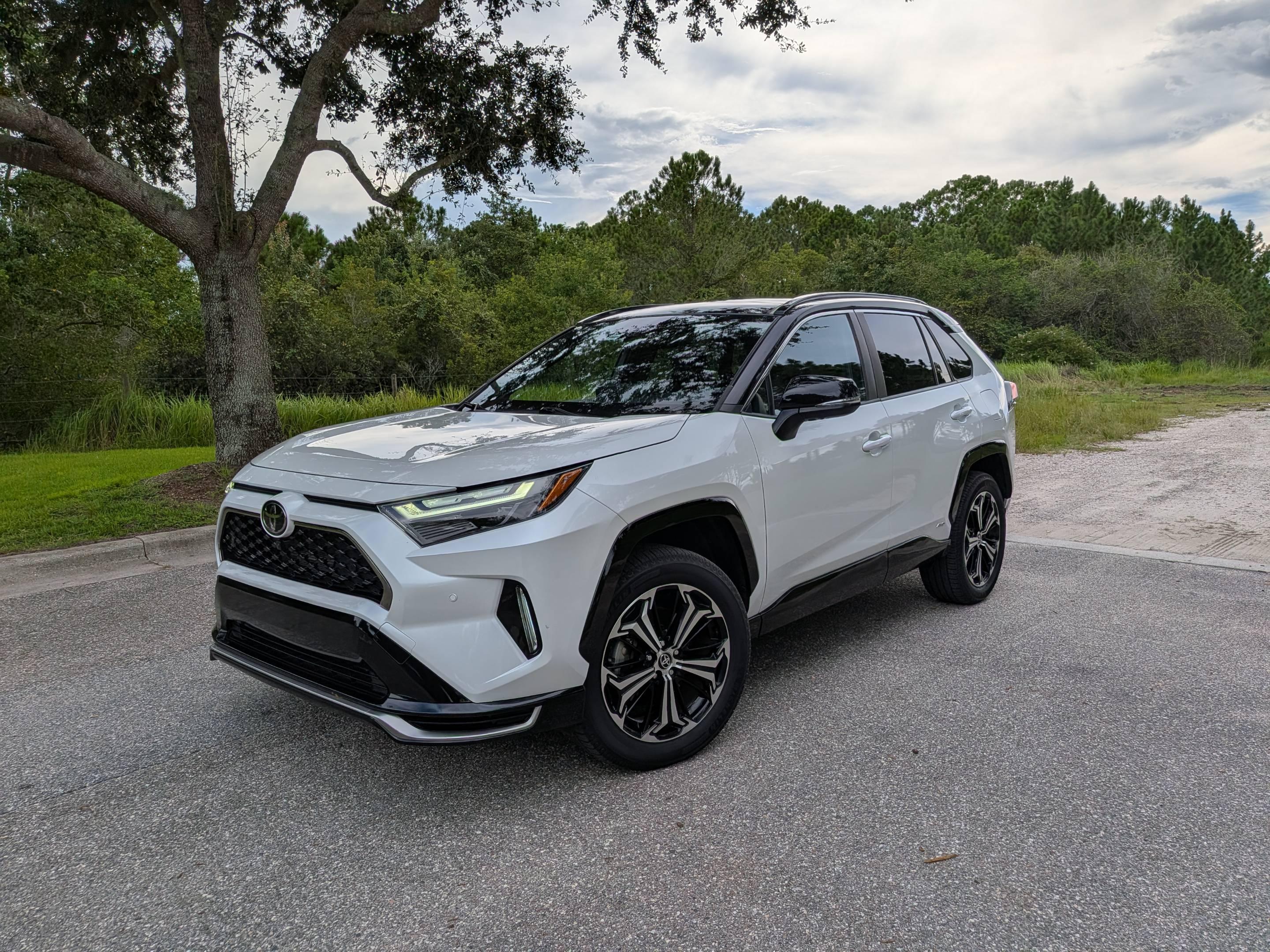 Toyota RAV4 Plug-In Hybrid 2025 in Orlando, FL