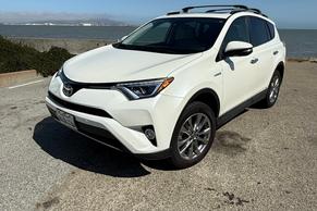 Toyota RAV4 Hybrid 2018 in Burlingame