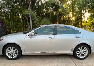 Lexus ES car