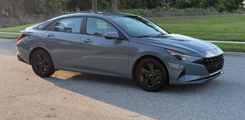 Hyundai Elantra 2023
