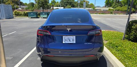 Tesla Model Y 2024