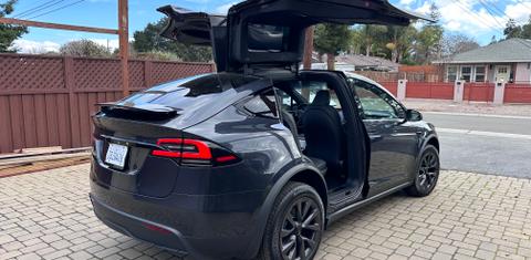 Tesla Model X 2024