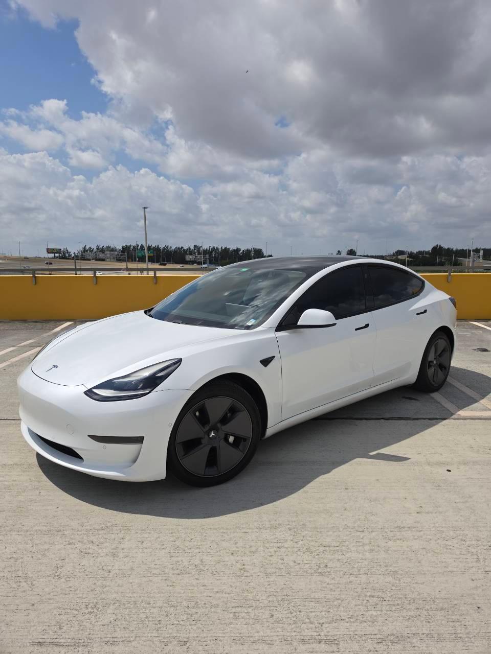 Tesla Model 3 2021 in 