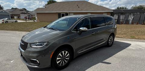 Chrysler Pacifica 2023
