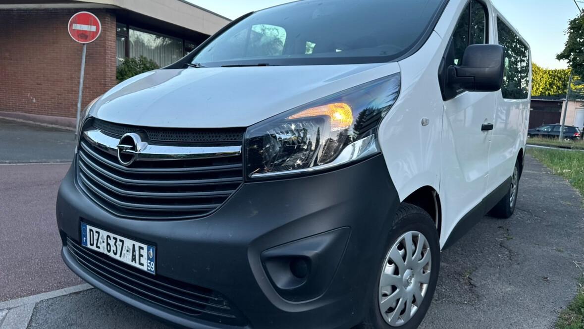 Opel VIVARO 2016 à Lyon