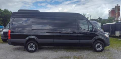 Mercedes-Benz Sprinter 2025