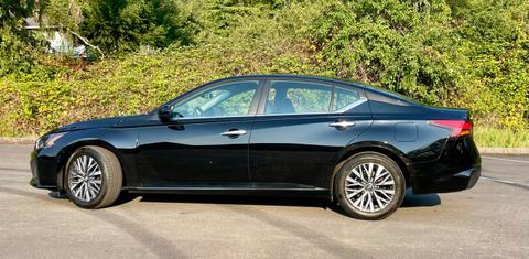 Nissan Altima 2023