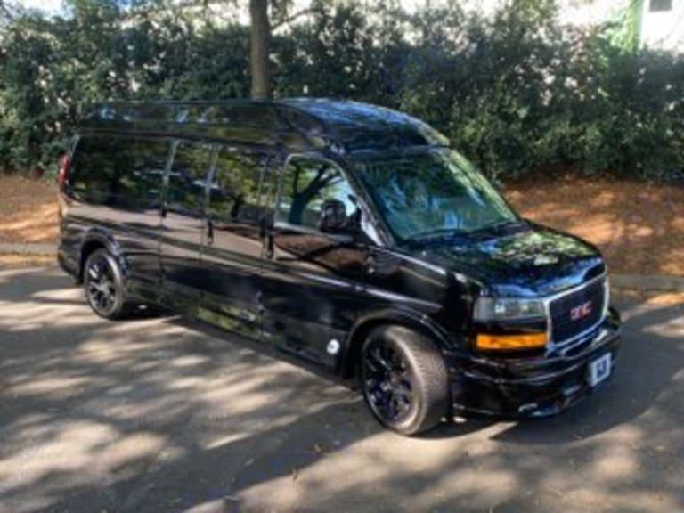 GMC Savana 2023 in 