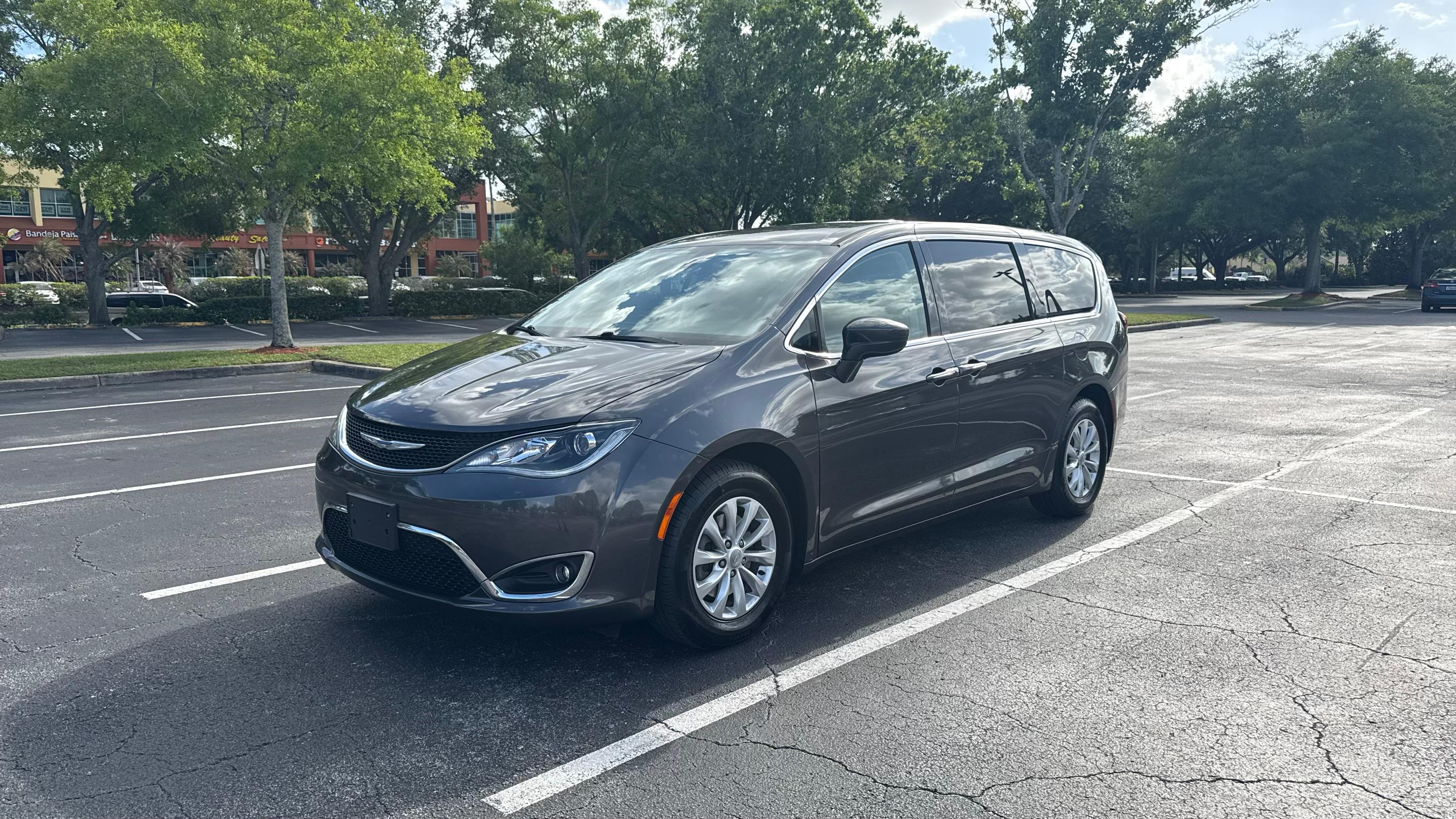 Chrysler Pacifica 2019 in Orlando, FL