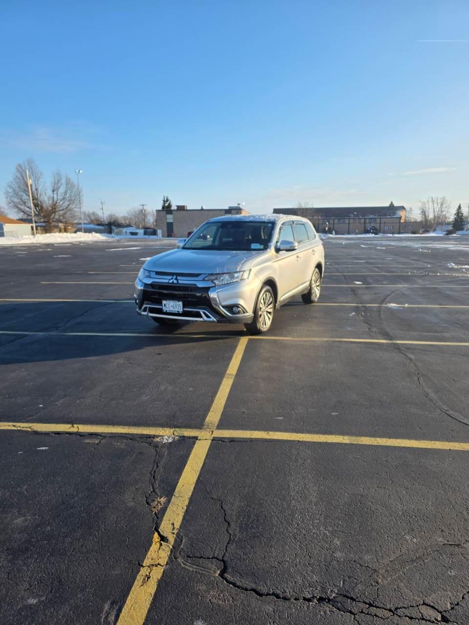 Mitsubishi Outlander 2020 in Carnot-Moon, PA