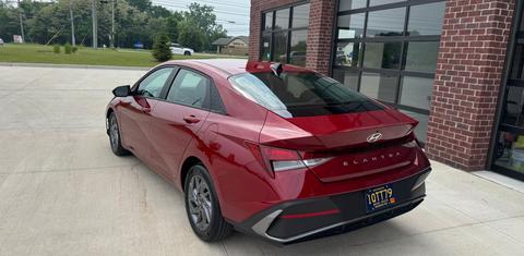 Hyundai Elantra 2024