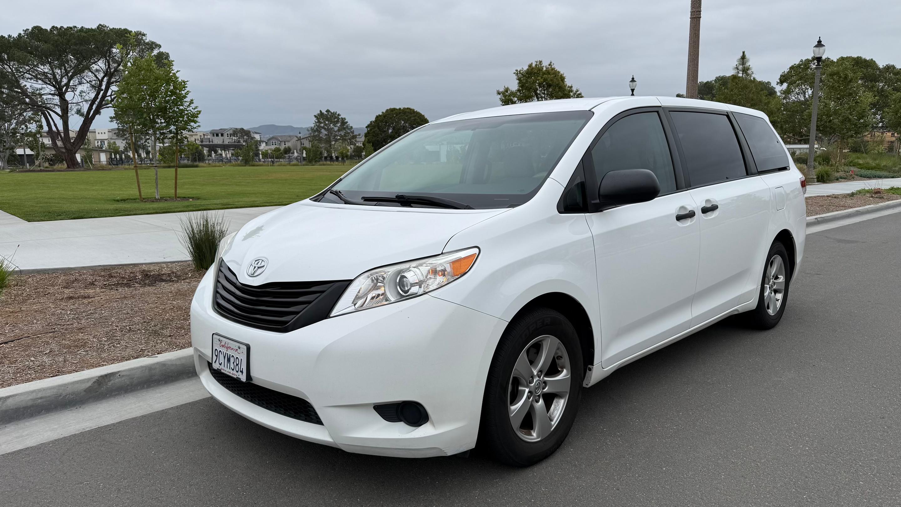 Toyota Sienna 2014 in Irvine, CA