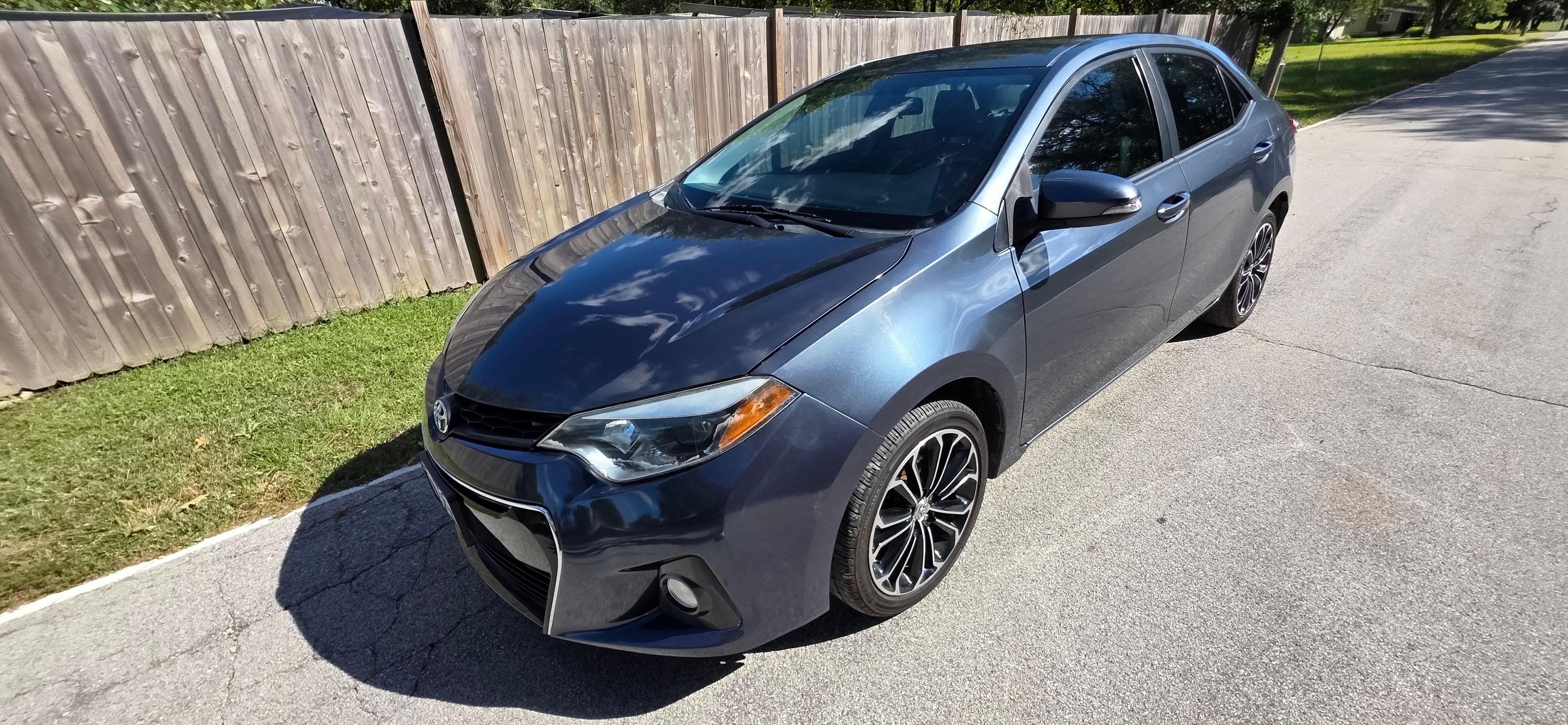 Toyota Corolla 2015 in Lee's Summit, MO