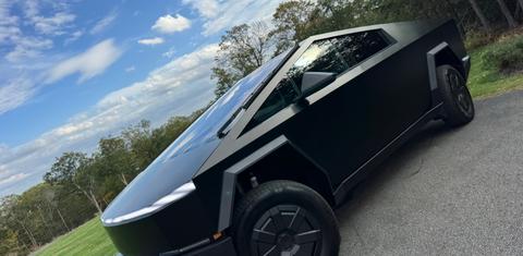 Tesla Cybertruck 2025
