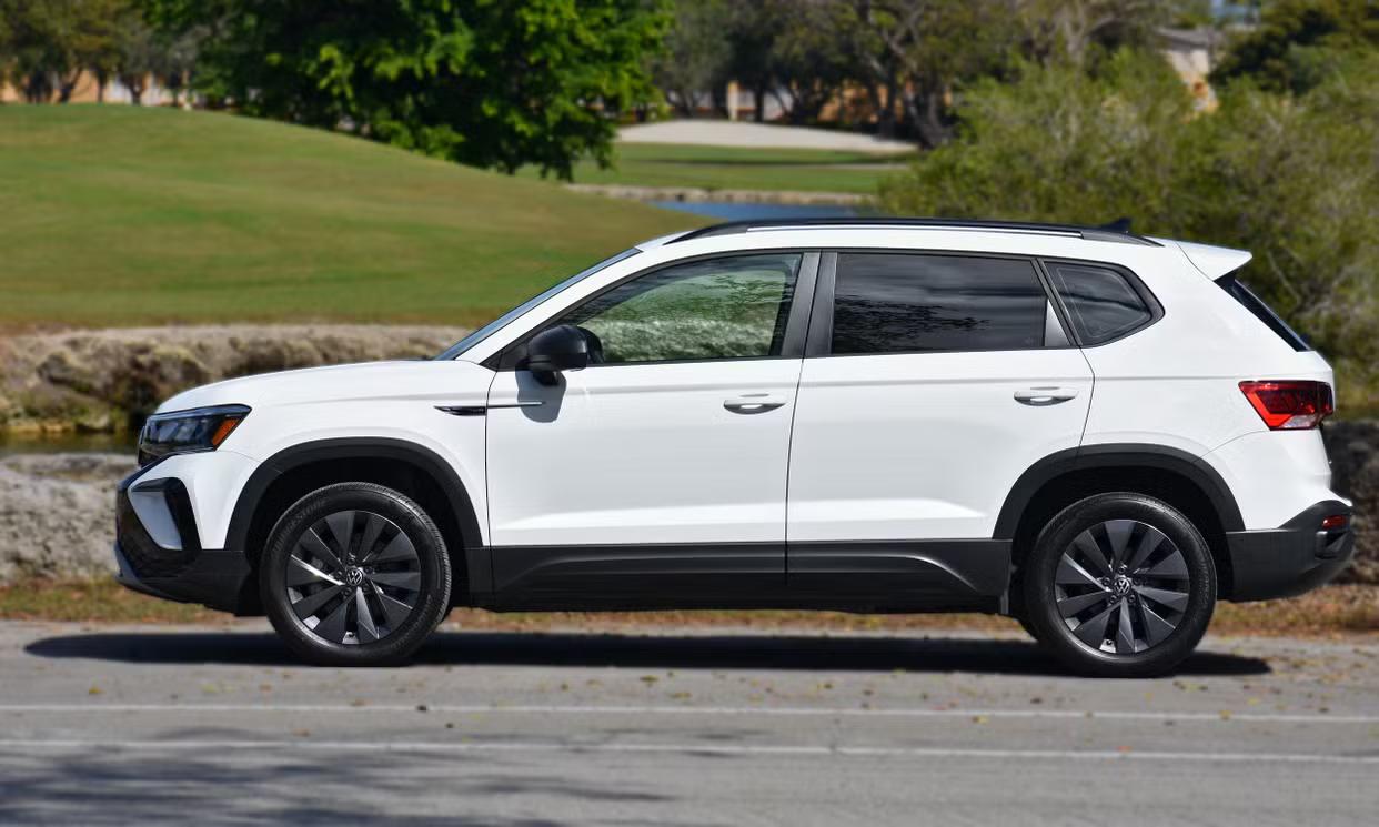 Volkswagen Taos 2024 in Miami, FL