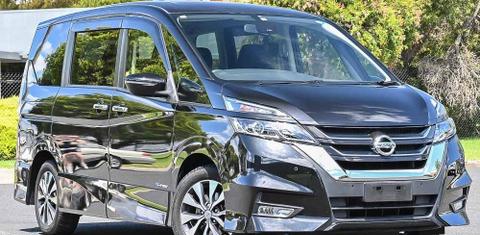 Nissan Serena 2015