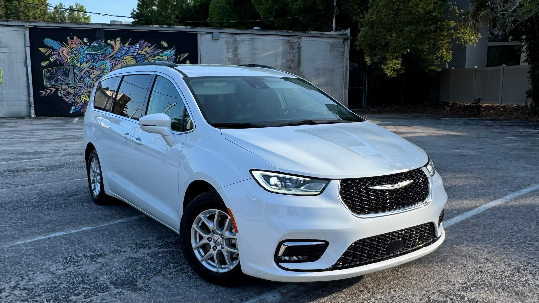 Chrysler Pacifica 2022 in Edgewood, FL