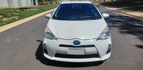 Toyota Prius c 2014