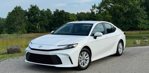 Toyota Camry Hybrid 2025